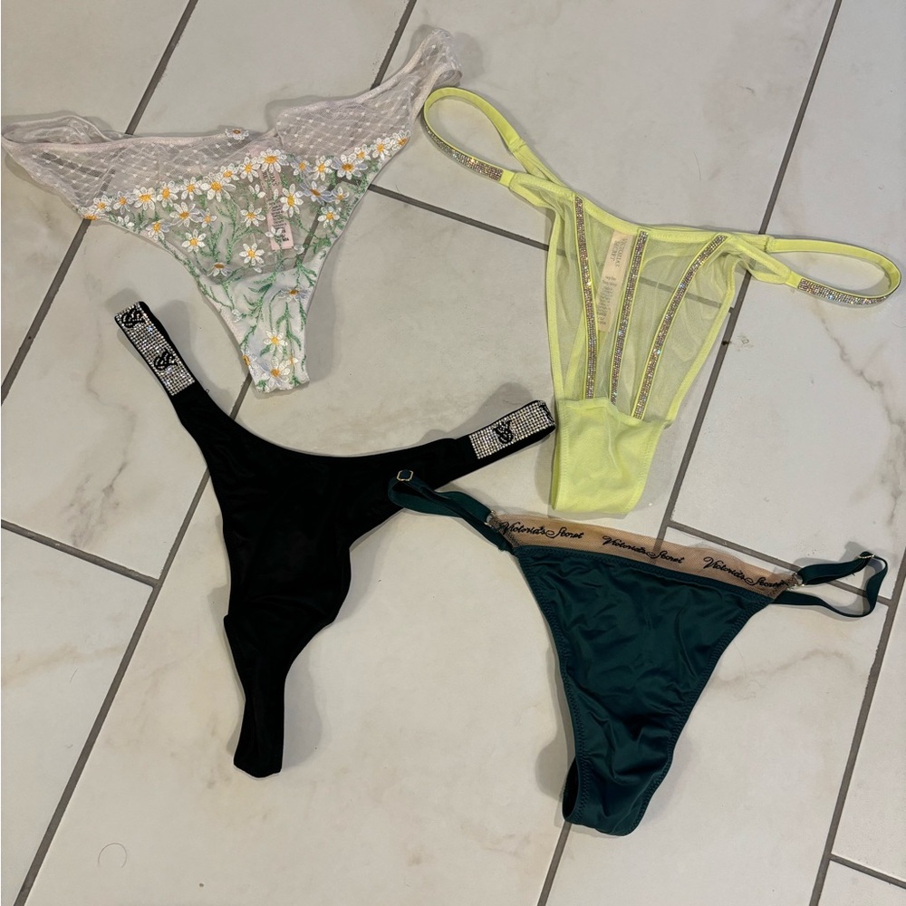 Victoria’s Secret Thong Set